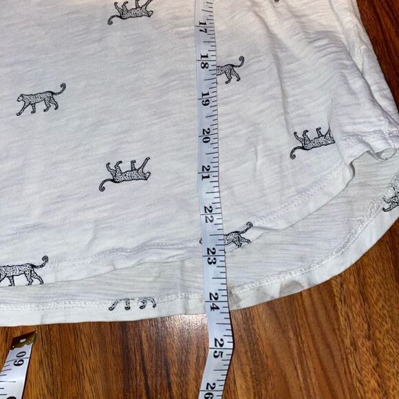 Old Navy Cheetah Everywhere Tee White & Black Size Small - Picture 6 of 7